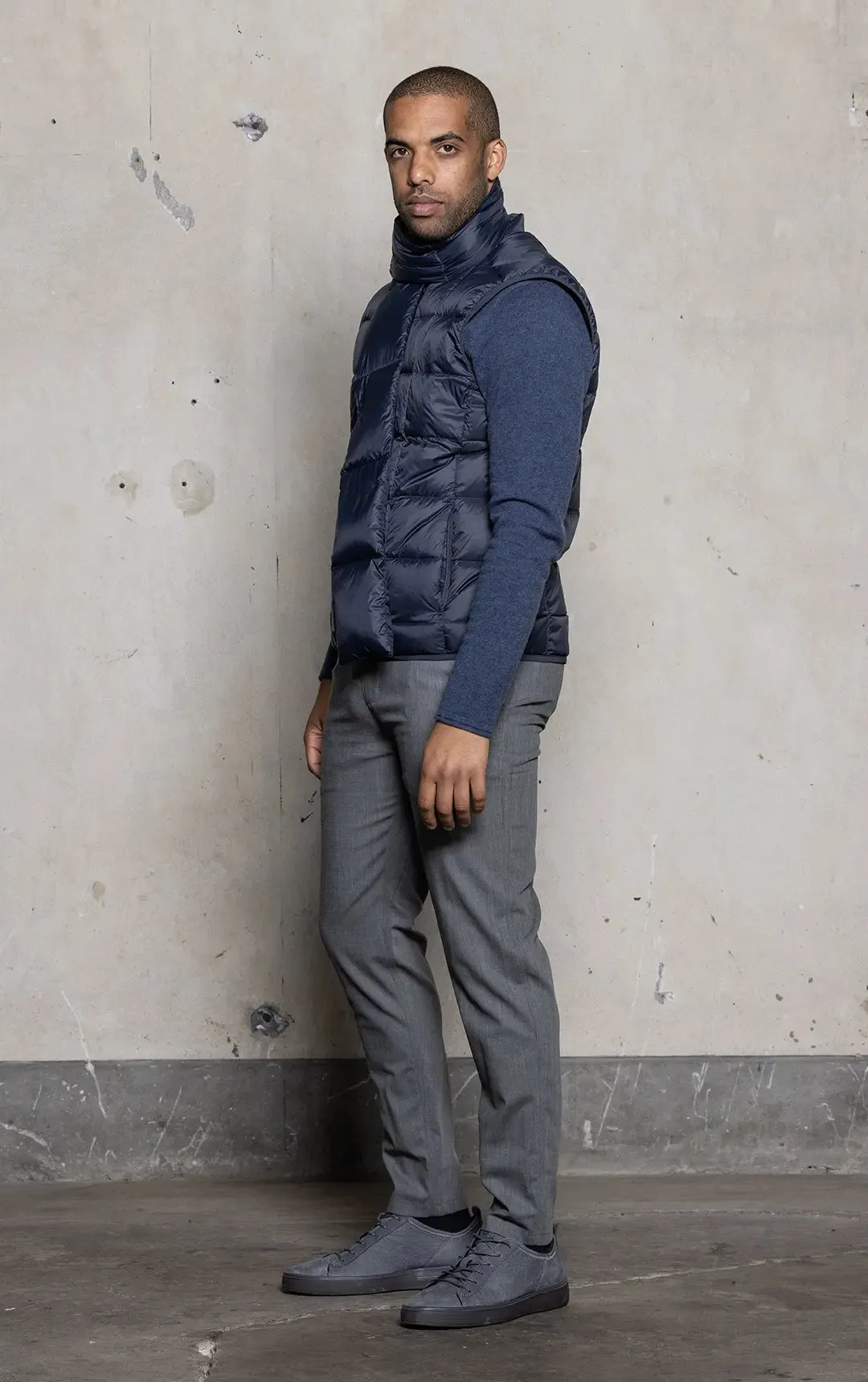 ESSENTIAL LIGHTWEIGHT DOWN VEST