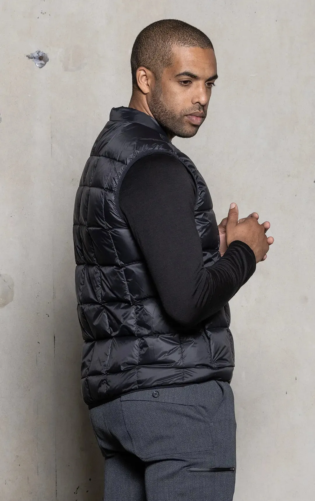 ESSENTIAL LIGHTWEIGHT DOWN VEST