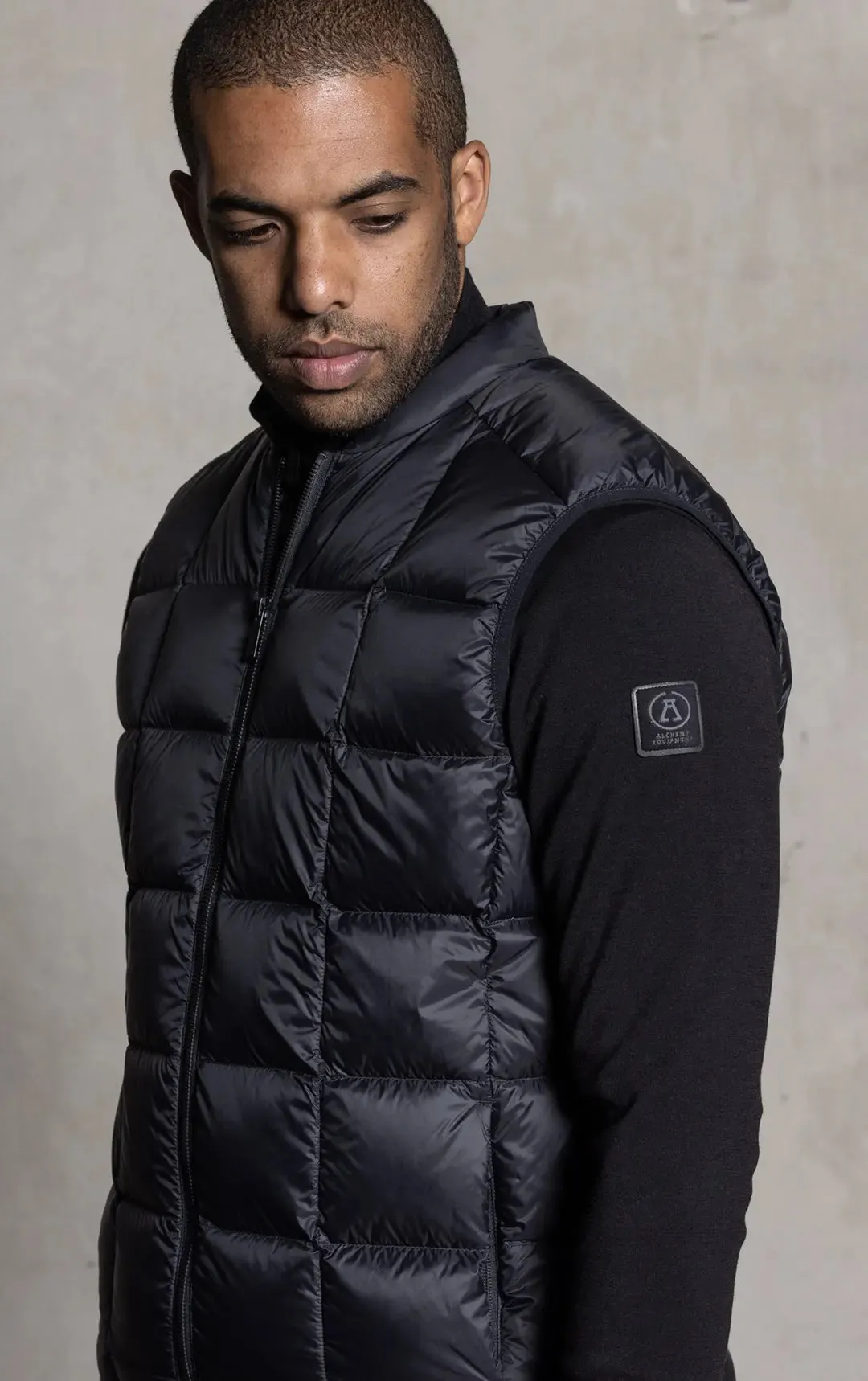 ESSENTIAL LIGHTWEIGHT DOWN VEST