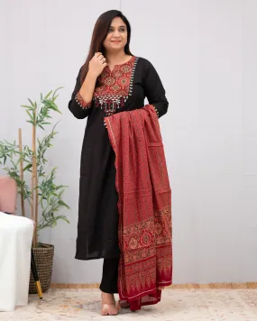 Inaya Embroidered casual pant set