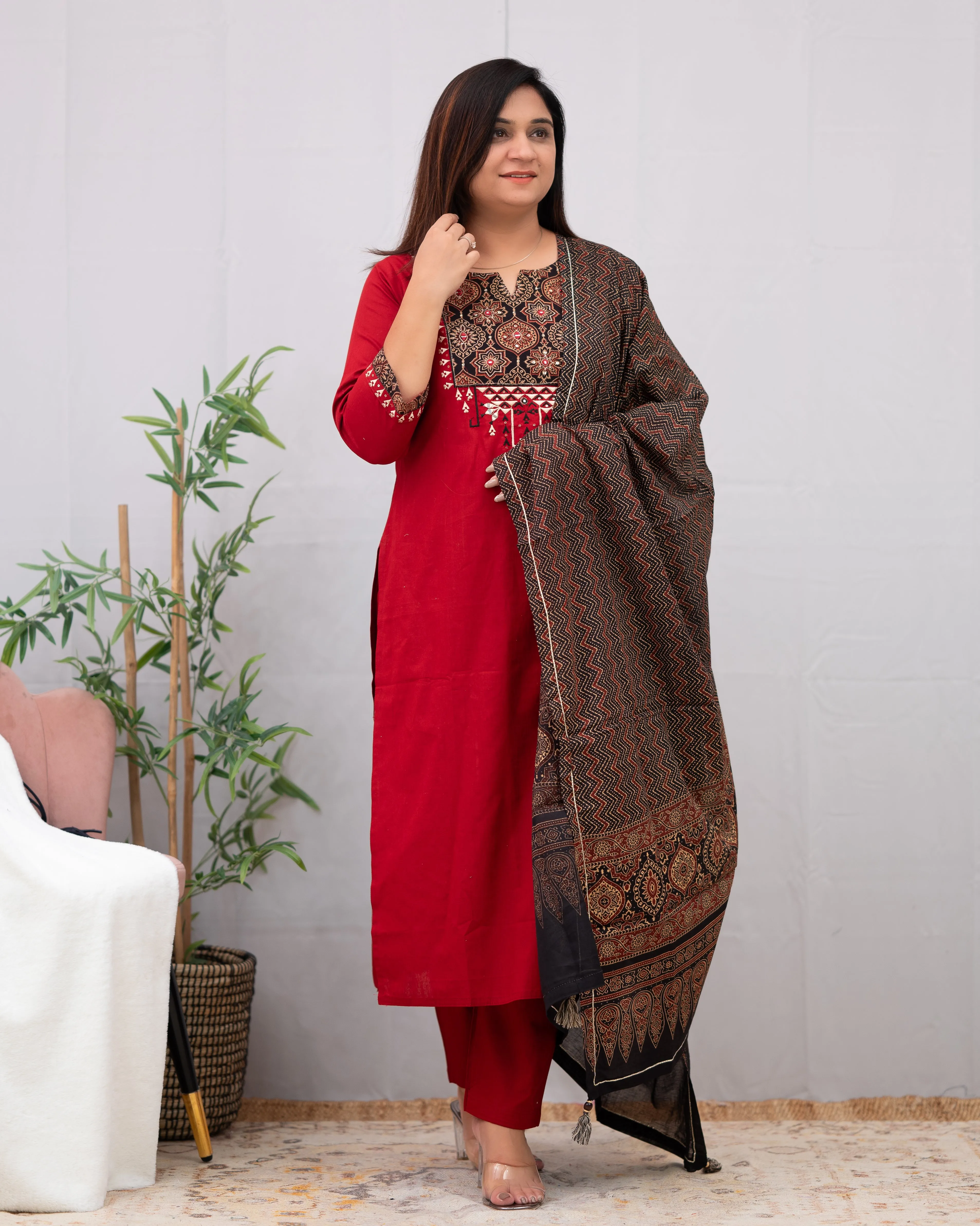 Inaya Embroidered casual pant set